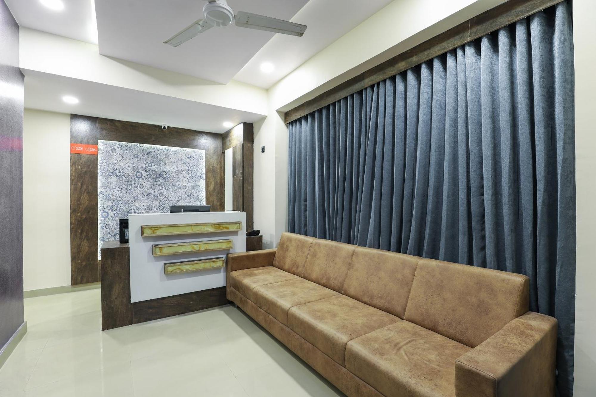 Hotel O Dream Stay Sarkhej Bagian luar foto