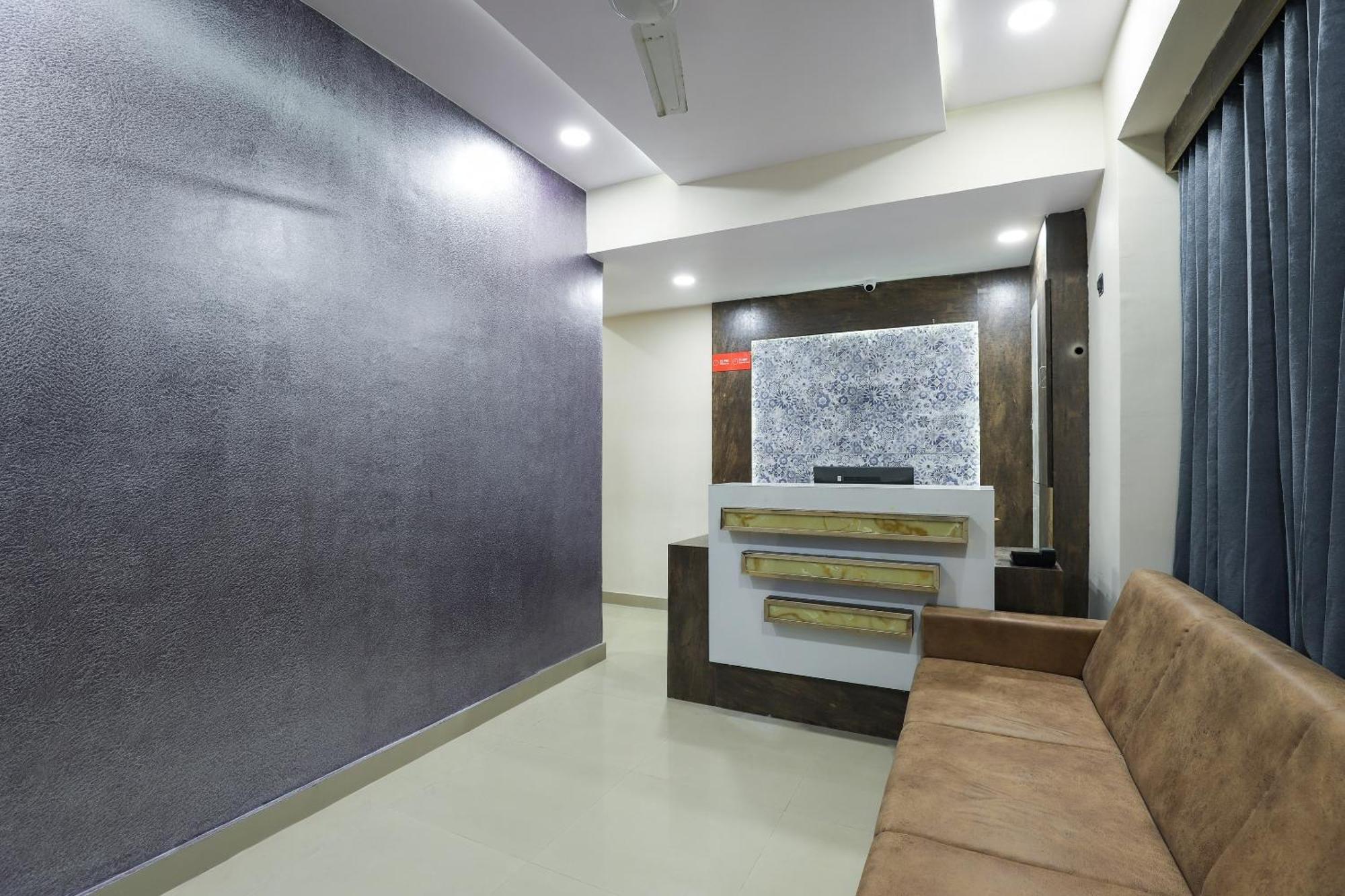 Hotel O Dream Stay Sarkhej Bagian luar foto