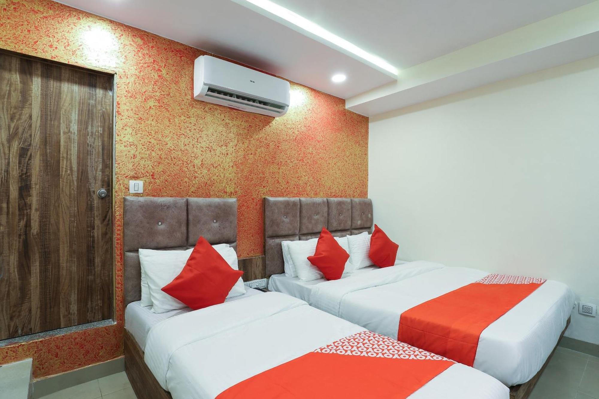 Hotel O Dream Stay Sarkhej Bagian luar foto